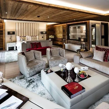 Ultima Hotel