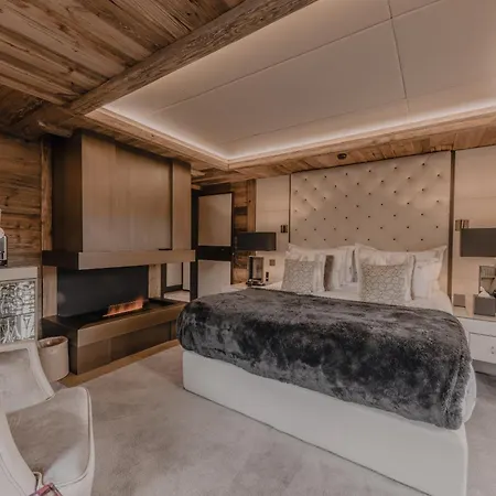 Ultima Hotel